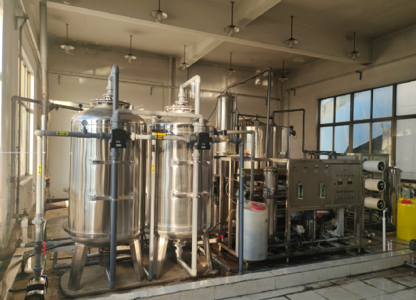 山東濟南環保公司6T單級反滲透設備安裝調試完場