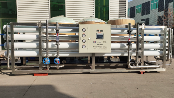 山東濰坊60T反滲透設備安裝調(diào)試