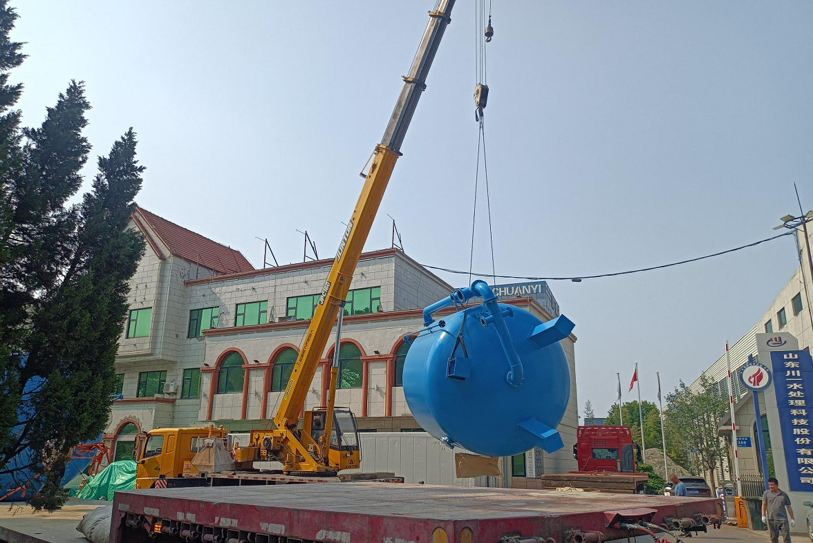 【川一股份】2套60T單級反滲透設備裝車發往新疆阿克蘇地區